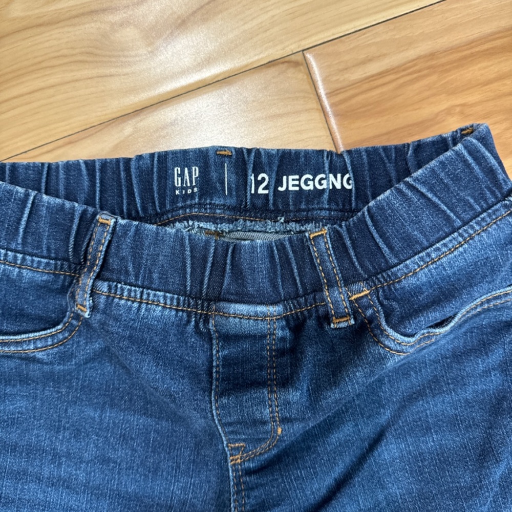 Jeans - Picture 2 of 2